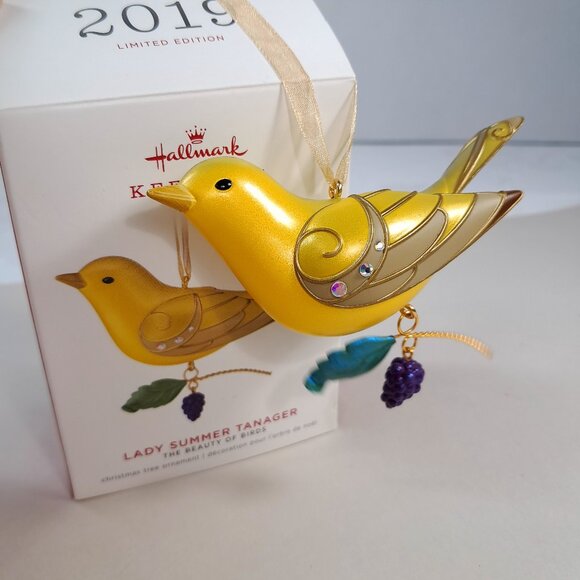 Hallmark Beauty of Birds Series Ornament Christmas 2019 Lady Summer Tanager - Picture 1 of 7